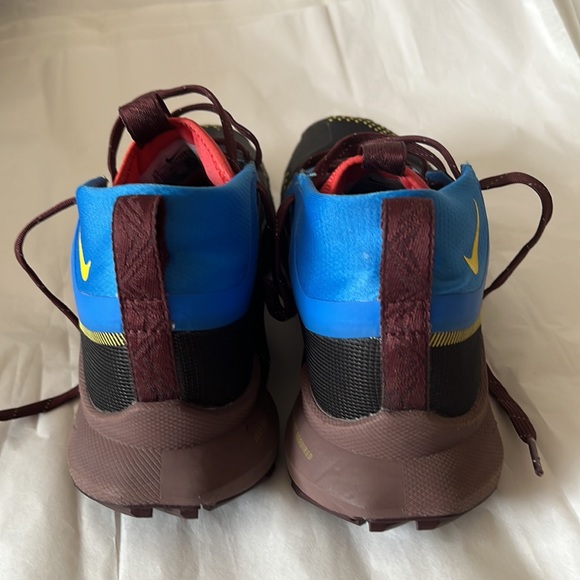 Womens nike trail gore Tex shoes - Picture 4 of 8